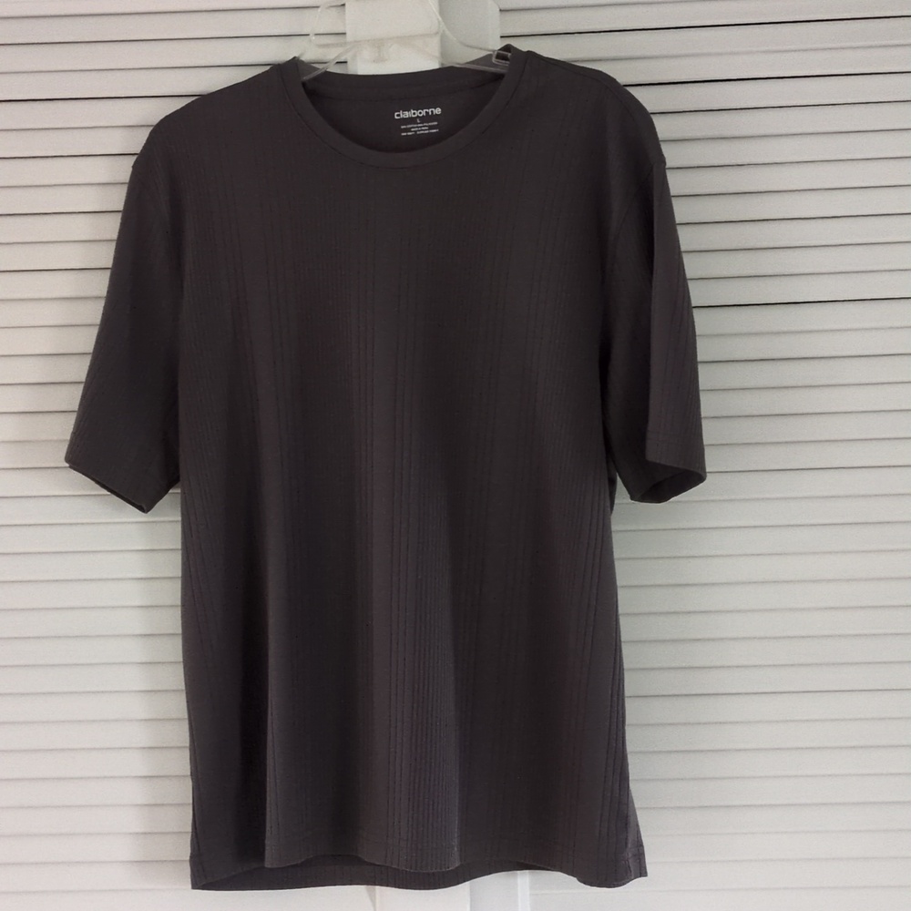 Claiborne Men's Short-Sleeve Ribbed Crew Neck Shirt.   Size L.   Gray